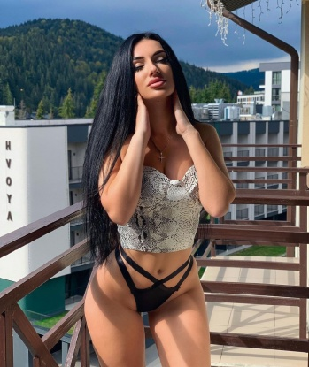 Мои услуги наполнены страстью и удовольствием, которые унесут тебя в мир блаженства. Я умею доставлять настоящее наслаждение и воплощать самые сокровенные фантазии. Мои возможности безграничны, и я готова исполнить все твои сокровенные желания. У меня есть отличные отзывы от моих довольных клиентов, которые ценят мою нежность и индивидуальный подход к каждому. Мои фото настоящие и олицетворяют всю мою сексуальность и привлекательность. Доверься мне, и я покажу тебе, что настоящая страсть живет в Москве.🌟💋🔥 7603, 28 лет